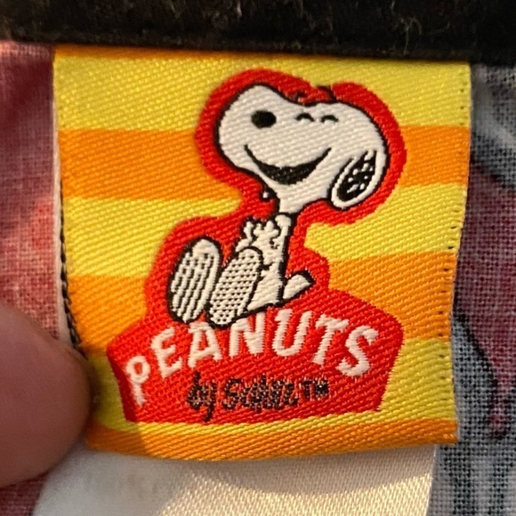 Peanuts Shirt Women’s Scrub Top Size Large Short Sleeve Red Cotton Medical - Picture 4 of 9